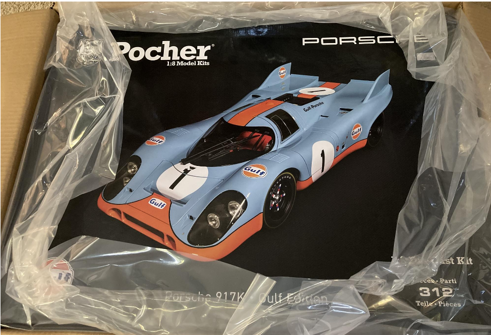 Pocher 1/8 Gulf Porsche 917 K unboxing photo