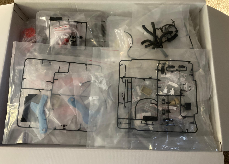 Pocher 1/8 Gulf Porsche 917 K unboxing photo Pocher 1/8 Gulf Porsche 917 K unboxing photo