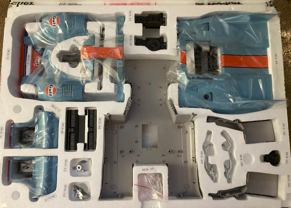 Pocher 1/8 Gulf Porsche 917 K unboxing photo Pocher 1/8 Gulf Porsche 917 K unboxing photo