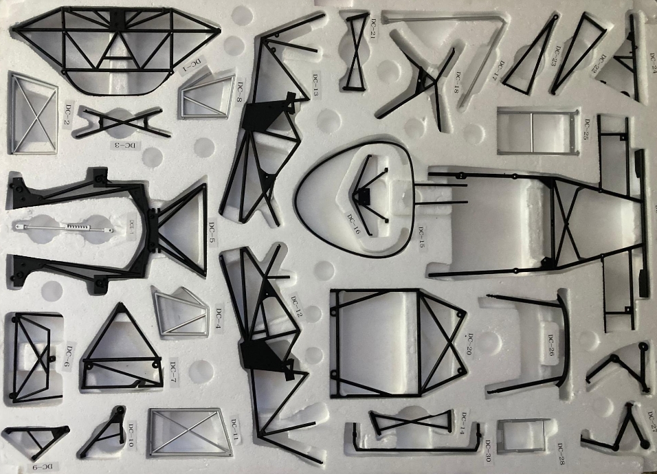 Pocher 1/8 Gulf Porsche 917 K unboxing photo Pocher 1/8 Gulf Porsche 917 K unboxing photo