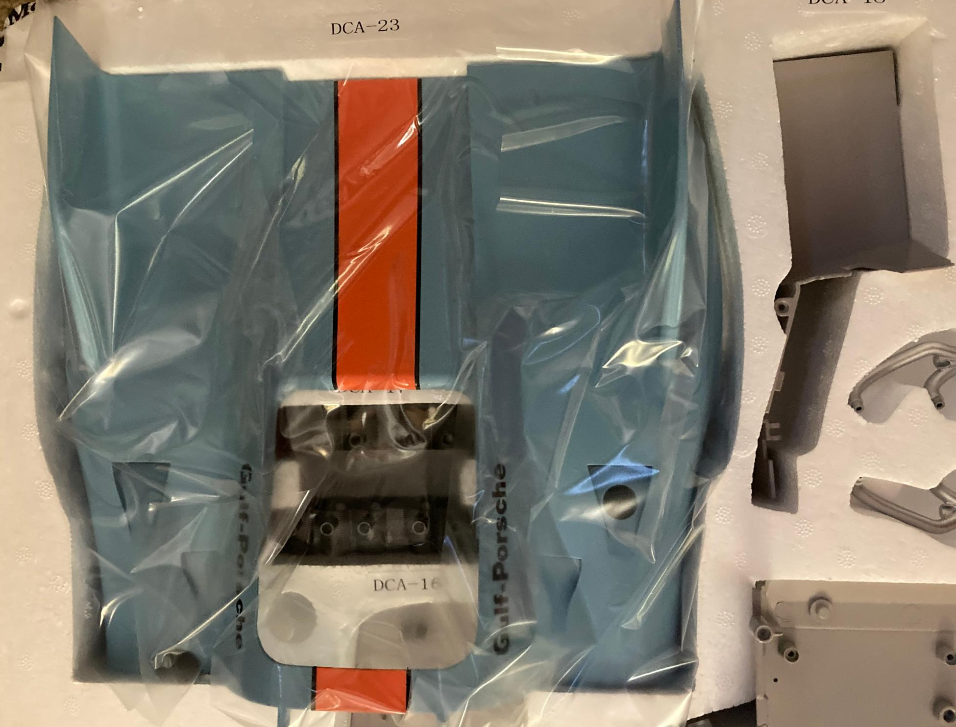 Pocher 1/8 Gulf Porsche 917 K unboxing photo Pocher 1/8 Gulf Porsche 917 K unboxing photo