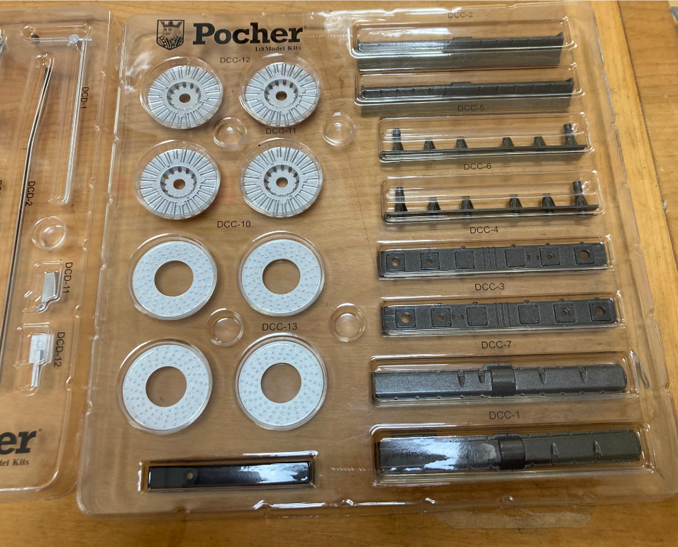 Pocher 1/8 Gulf Porsche 917 K unboxing photo