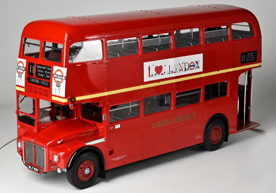 IXO 1/12 scale London Routemaster double decker bus kit