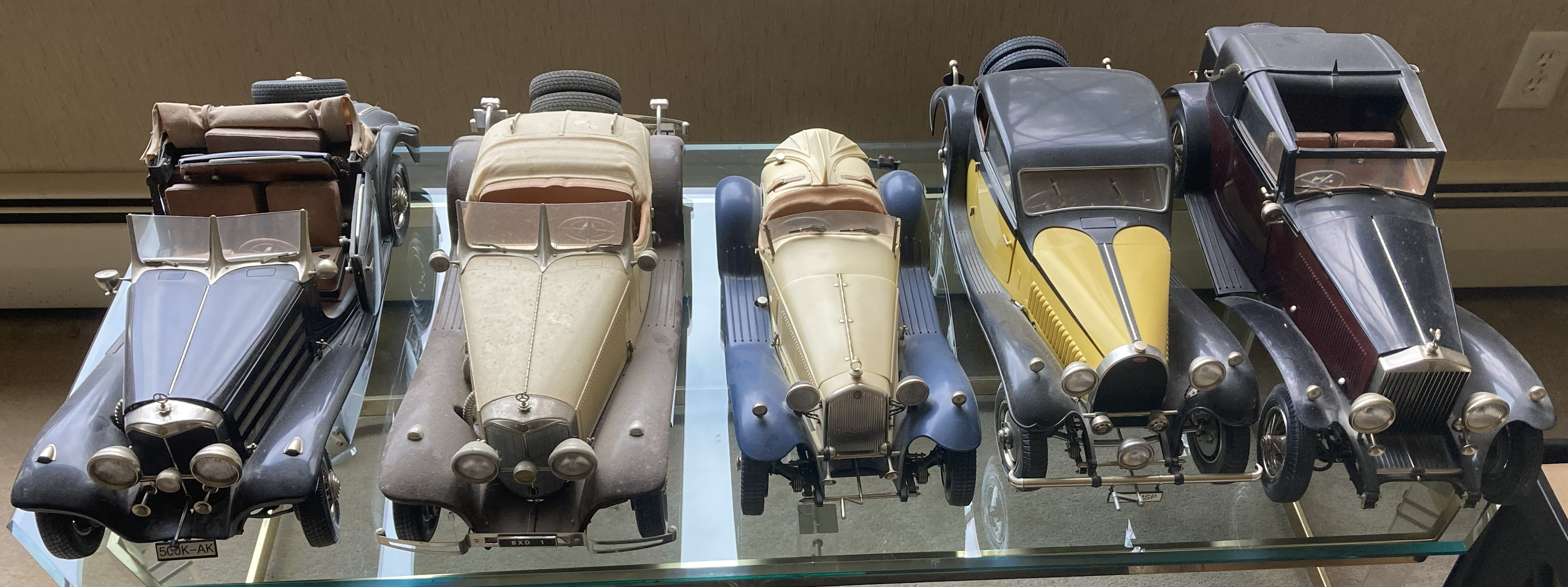 Pre-built 1/8 scale models by Pocher, Agora, IXO and more